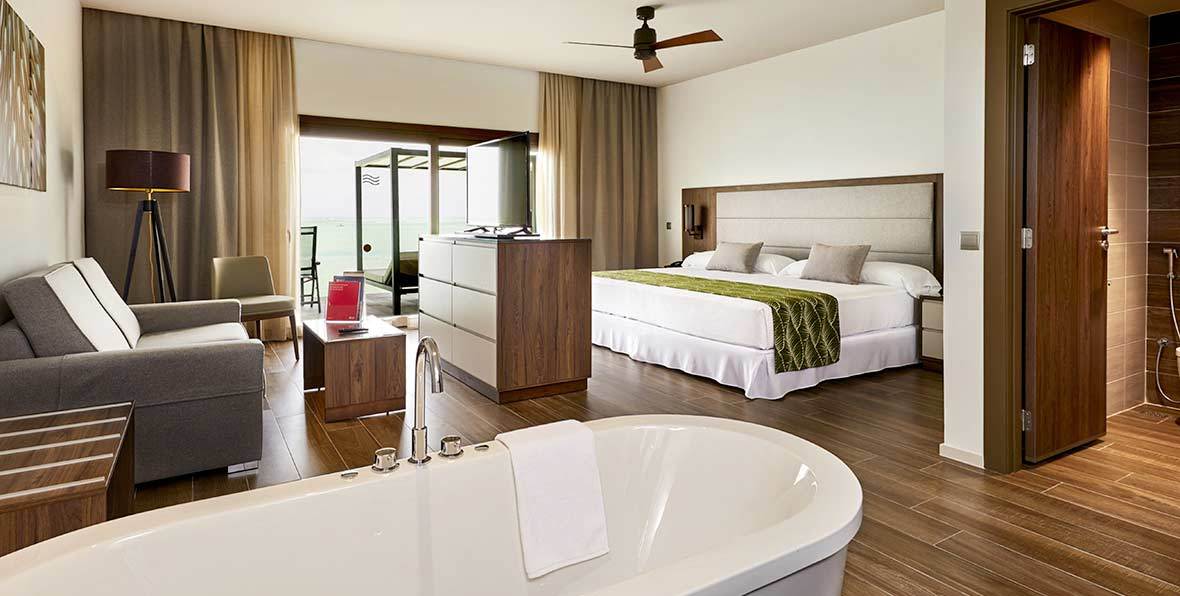 hotel-riu-atoll-maldivas-overwater-junior-suite-superior-3